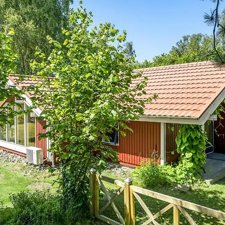 Feriehus 2 Bedroom Pet Friendly In